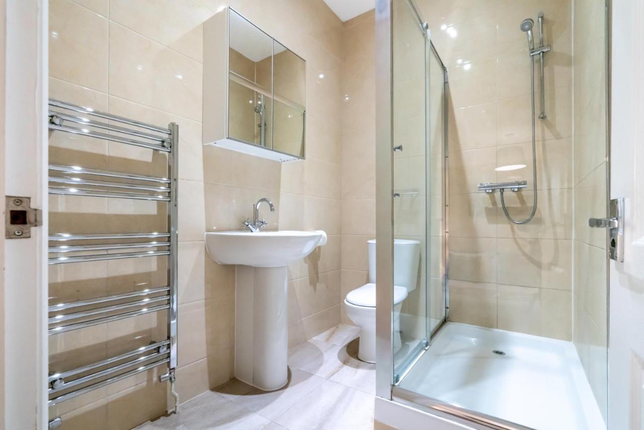 אנפילד One Bedroom Flat In Bush Hill Park מראה חיצוני תמונה