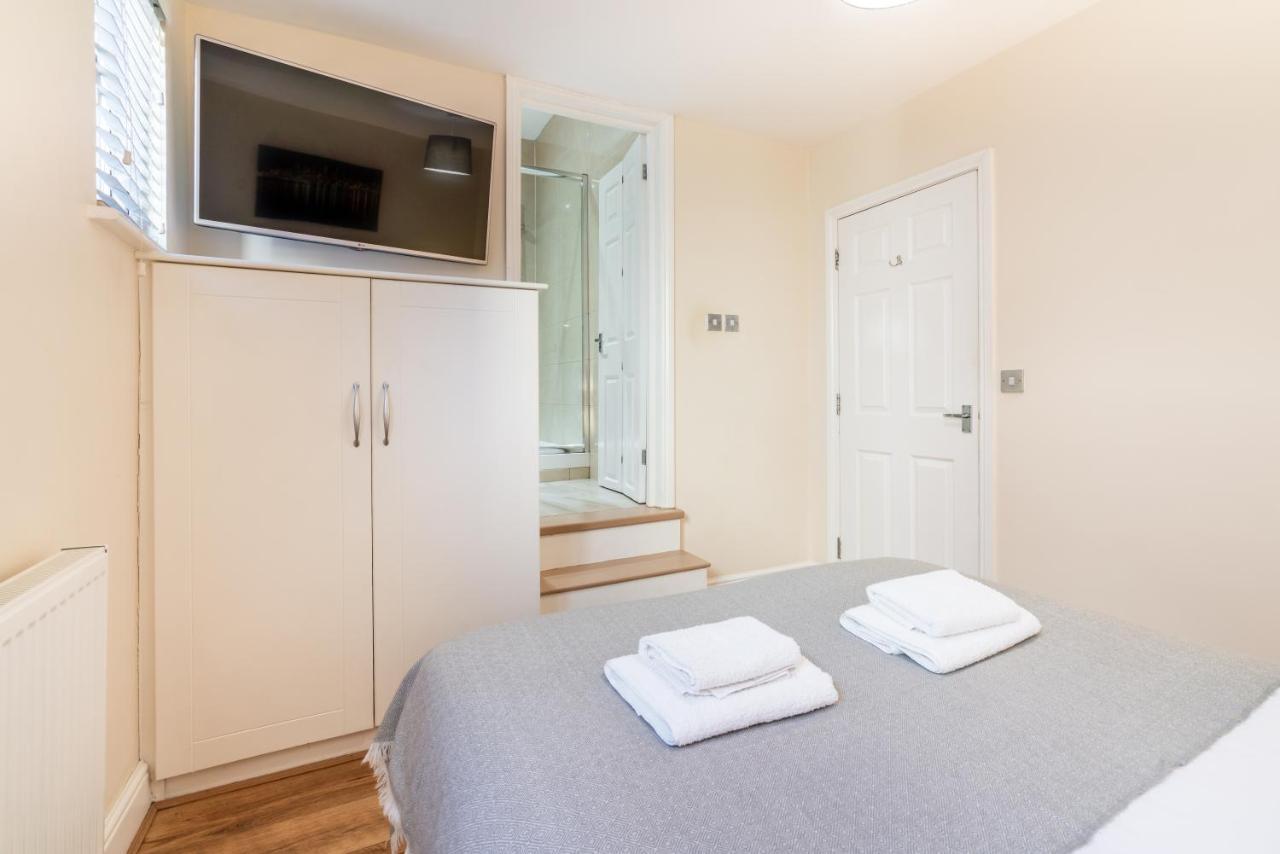 אנפילד One Bedroom Flat In Bush Hill Park מראה חיצוני תמונה